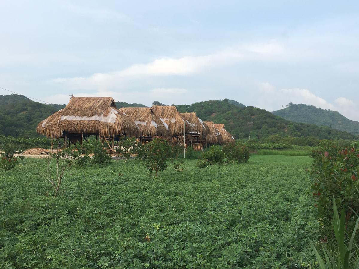 Вілла Sunny Field Eco Stilt House Каттьєн Екстер'єр фото